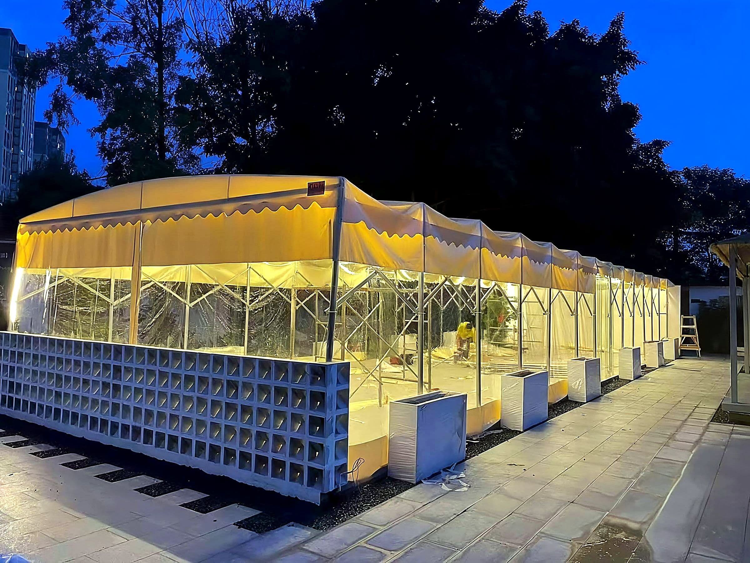 Retractable Shelters for Commercial & Hospitality