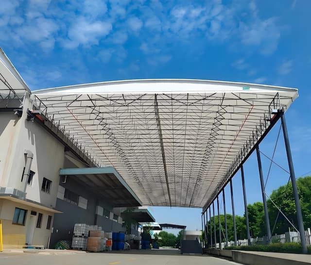 How to Choose the Right Shelter for Your Warehouse or Loading Bay
