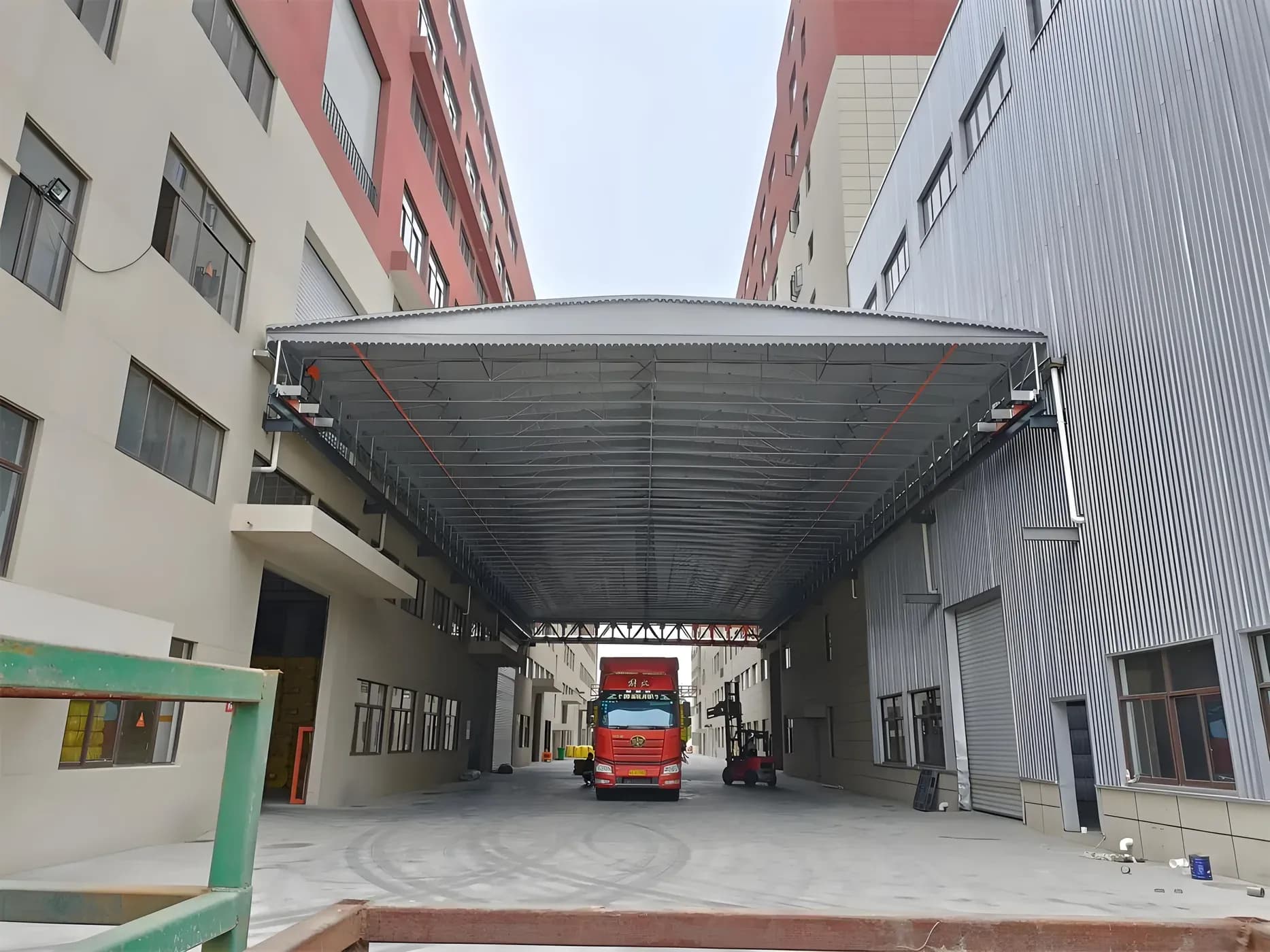 保障装卸与物流作业连续进行